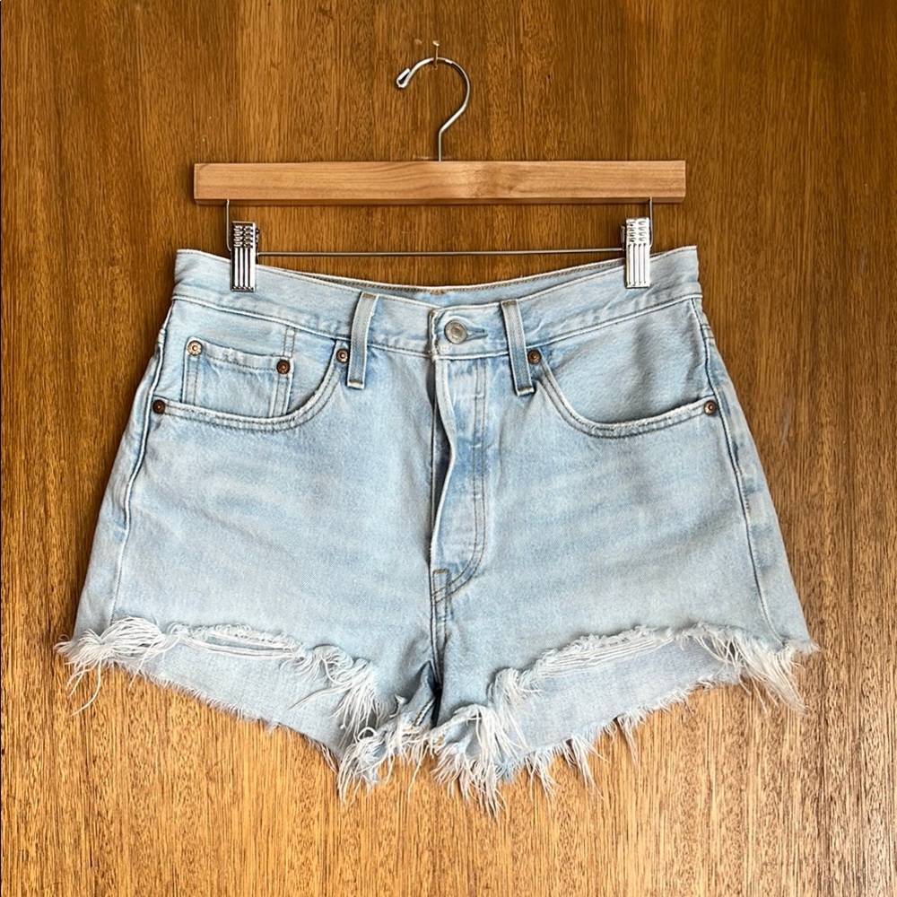 EUC Levi's Jean Shorts